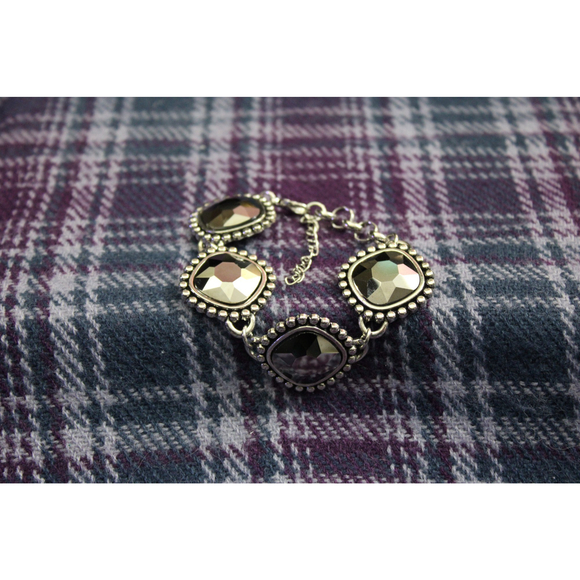 Silver-tone Acrylic Faceted Chain Bracelet - Picture 6 of 7